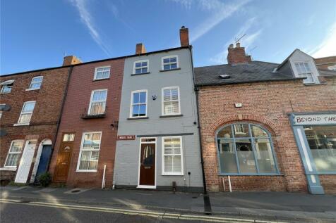 3 bedroom terraced house for sale