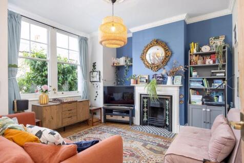 Aylmer Road W12 2 bed flat for sale