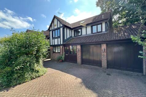 Pevensey Way, Camberley GU16 5 bed detached house for sale