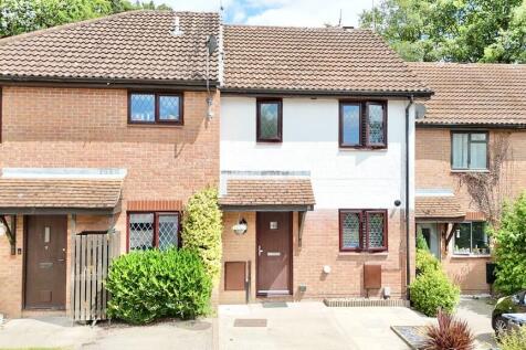 Heather Mead, Camberley GU16 3 bed terraced house for sale