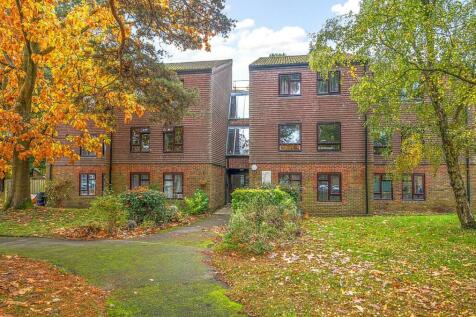 Dawsmere Close, Camberley GU15 2 bed apartment for sale