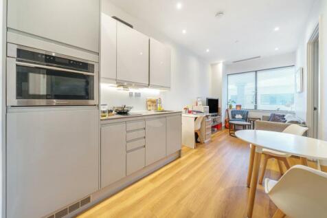 Atria House, 219 Bath Road, Slough SL1 2 bed apartment for sale