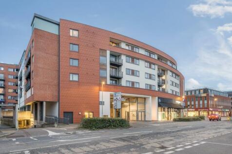 Southwell Park Road, Camberley GU15 2 bed apartment for sale
