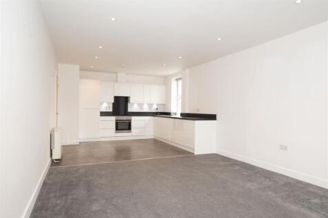 West House, Plough Road, Yateley GU46 1 bed apartment for sale