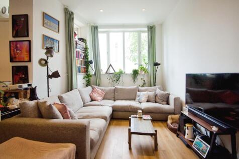 3 bedroom flat for sale