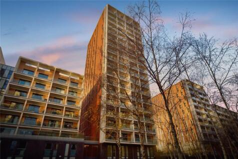 3 bedroom flat for sale