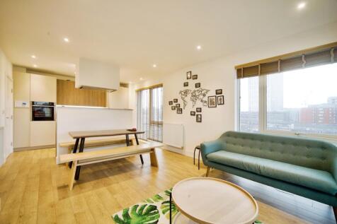 2 bedroom flat for sale