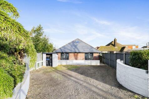 4 bedroom detached bungalow for sale