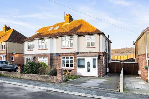 Wells Road, Folkestone, CT19 3 bed semi
