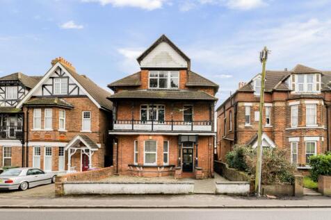 2 bedroom ground floor maisonette for sale