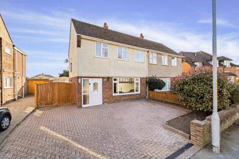 Church Road, Folkestone, CT20 3 bed semi