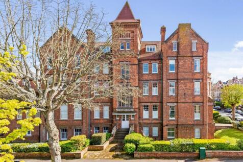 Bouverie Road West, Folkestone, CT20 2 bed apartment for sale