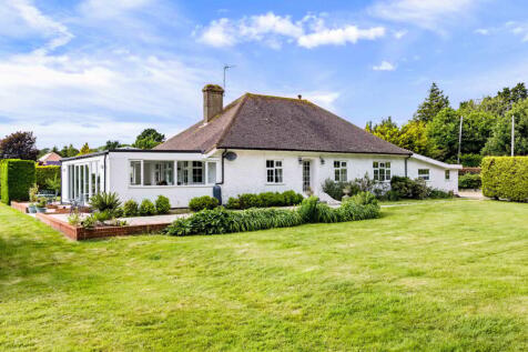 4 bedroom detached bungalow for sale
