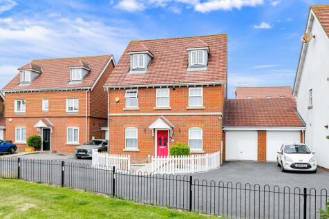 Trunley Way, Hawkinge, Folkestone, CT18 5 bed detached house for sale