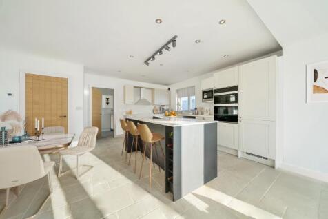 Broome, SY7 0NX SY7 4 bed detached house for sale