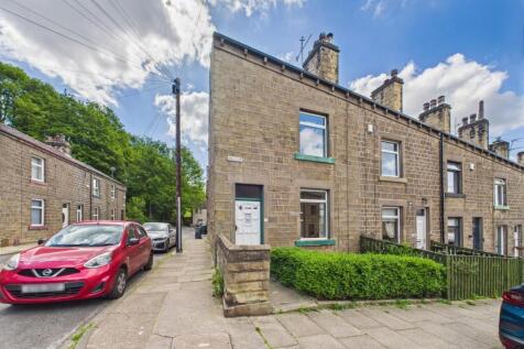 4 bedroom end of terrace house for sale