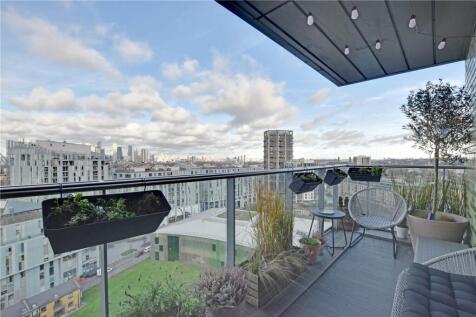 Bowspirit Apartments, Creekside... 2 bed apartment for sale