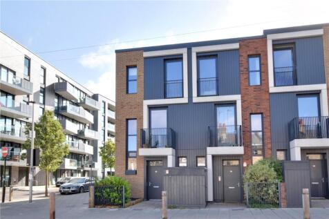 Vanbrugh Hill, Greenwich, London, SE10 4 bed end of terrace house for sale