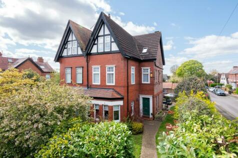 5 bedroom semi-detached house for sale