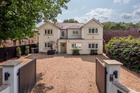 5 bedroom detached house for sale