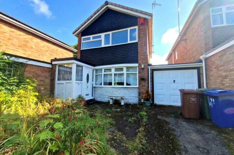 3 bedroom link detached house for sale