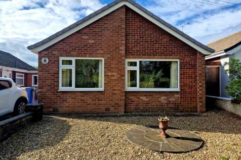 2 bedroom detached bungalow for sale