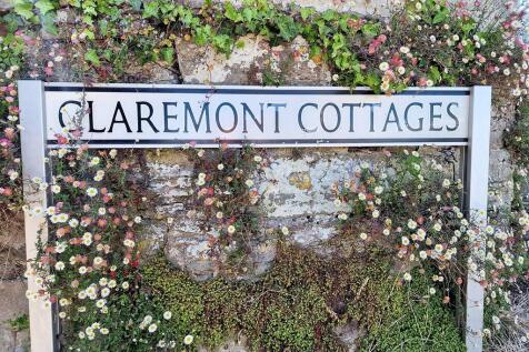 3 bedroom cottage for sale