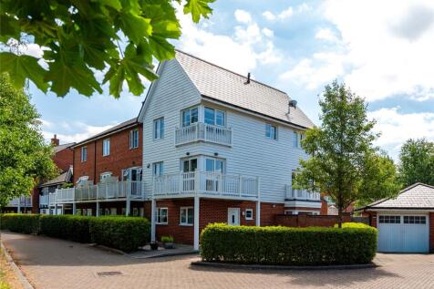 Portland Road, High Wycombe... 4 bed end of terrace house for sale