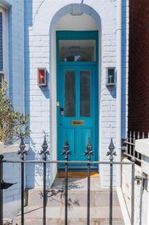 6 bedroom semi-detached house for sale