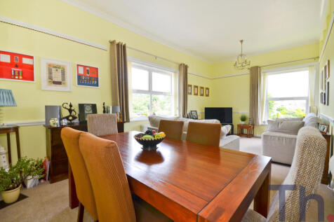 3 bedroom flat for sale