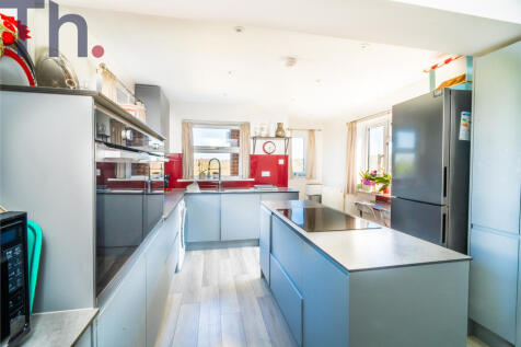 Newport PO30 3 bed detached bungalow for sale