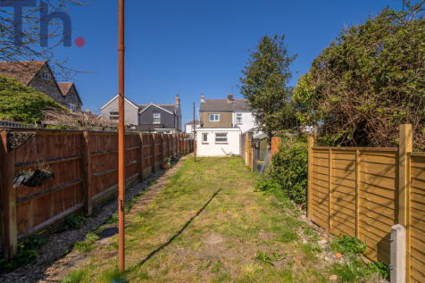 Ryde PO33 2 bed end of terrace house for sale