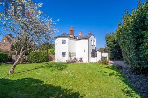 2 bedroom cottage for sale
