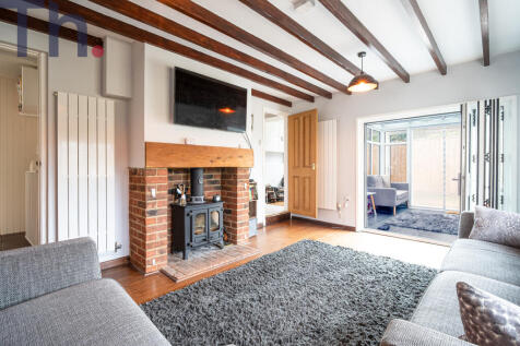 Gaggerhill Lane, Newport PO30 3 bed cottage for sale