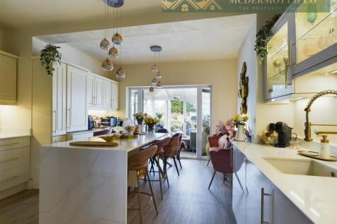 2 bedroom cottage for sale