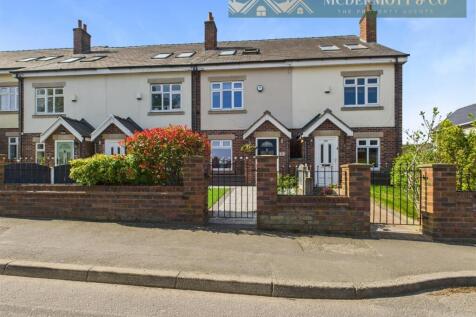 3 bedroom town house for sale