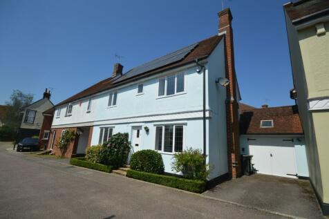 3 bedroom link detached house for sale