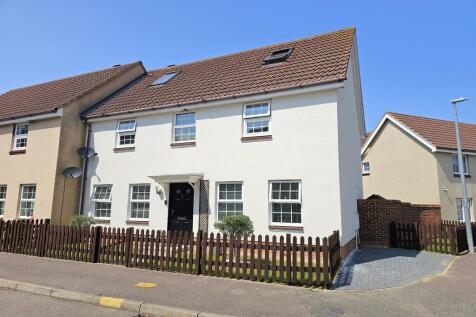 Pearl Drive, Braintree, CM7 5 bed link detached house for sale