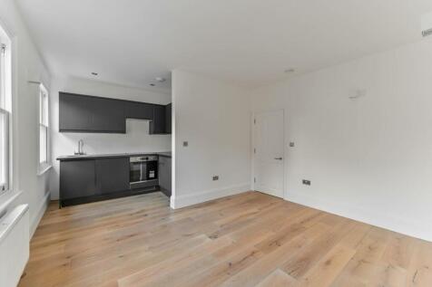 Waldegrave Road, Crystal Palace... 3 bed flat for sale