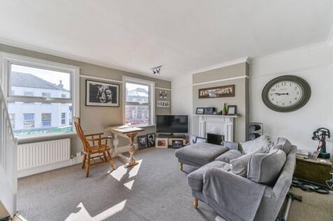 Portland Road, South Norwood, London... 2 bed flat for sale