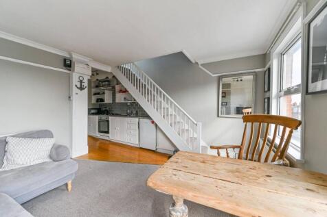 Portland Road, South Norwood, London... 2 bed flat for sale