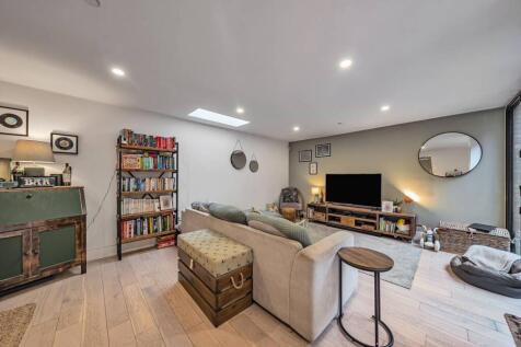 Heath Road, Thornton Heath, CR7 3 bed end of terrace house for sale