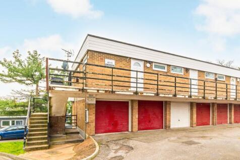 Studio flat for sale