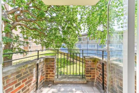 Kingswood Estate, Dulwich, London, SE21 2 bed flat for sale