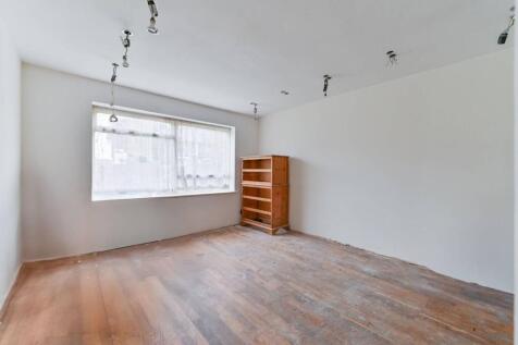 Holmesdale Road, SE25, South Norwood... 1 bed flat for sale