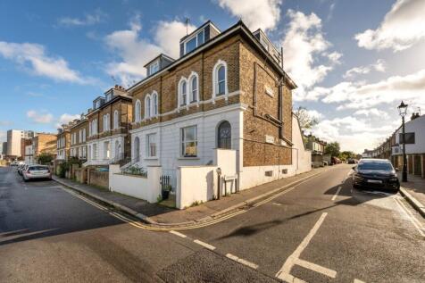 Station Road, Twickenham, TW1 1 bed flat for sale