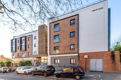 Grove House, Isleworth, TW7 2 bed flat for sale