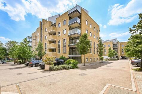 Frazer Nash Close, Isleworth, TW7 2 bed penthouse for sale