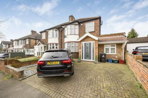 3 bedroom semi-detached house for sale