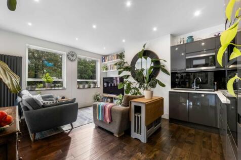 Knollys Road, London SW16 2 bed flat for sale